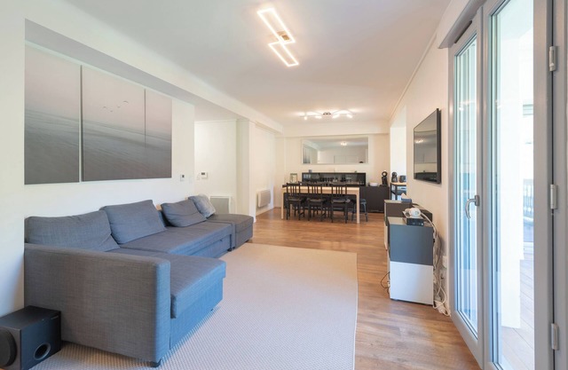 Precioso apartamento renovado en Bagnères-de-Bigorre, para 7 personas, vista a la montaña, terrazas