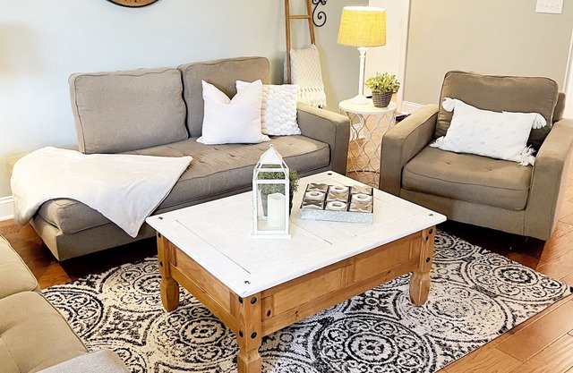 Hermoso renovado, 2BR, 2BA Condo, PISCINA GRATUITA, Netflix, Cable, Wifi