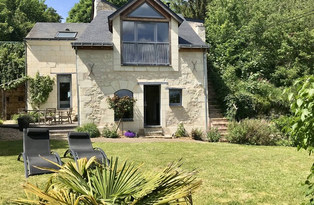 Hermosa casa de piedra con vistas al valle del Loira, tranquila, céntrica, Saumur
