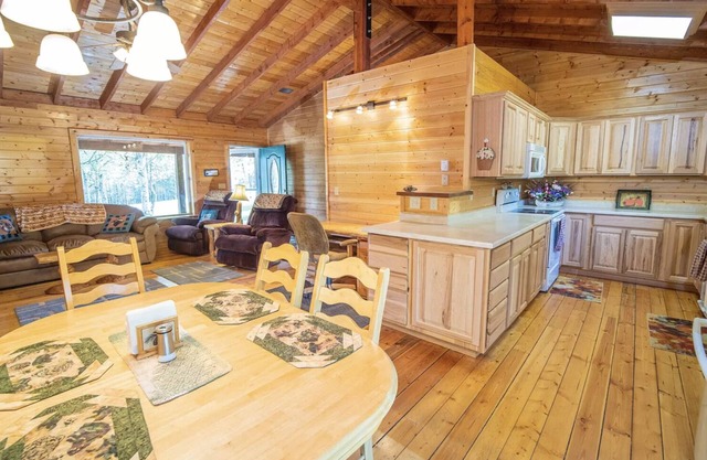 Beautiful single family Residence about 6 miles from Soldotna