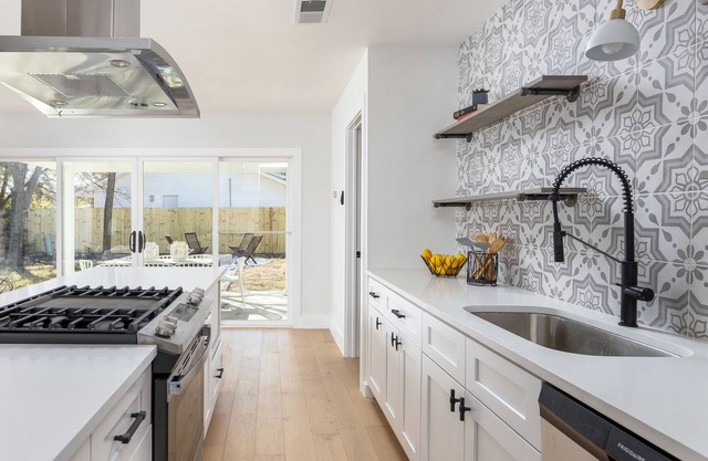 Beautiful Smart Home in North Austin - Perfect for Remote Work or Relaxation