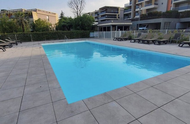 Beautiful studio in a residence with swimming pool