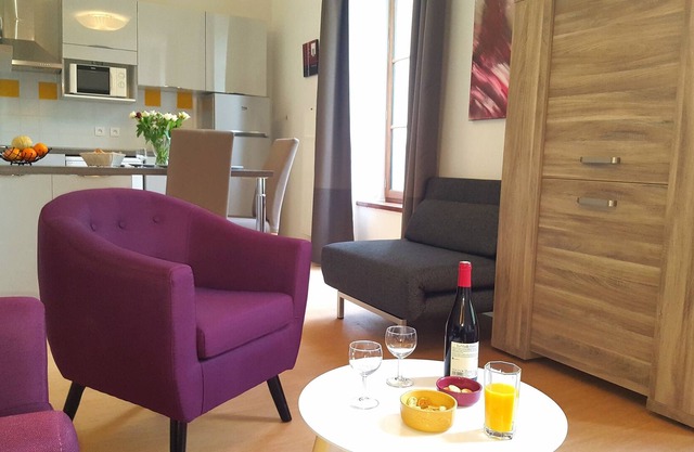 Bonito estudio n ° 204, recuperado y de pie en la residencia del gran hotel.