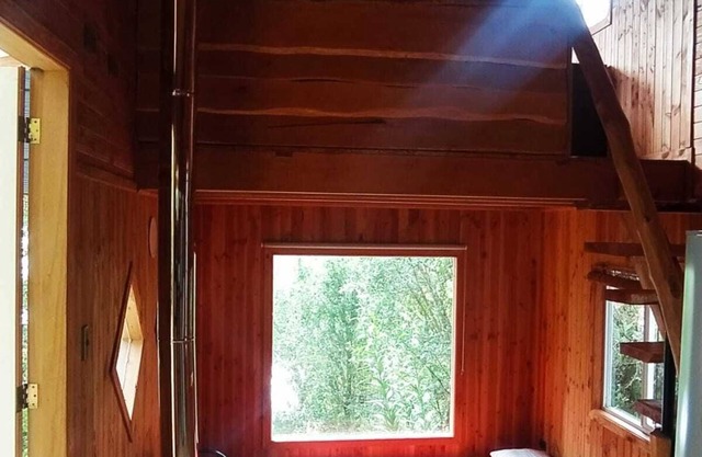 Hermosa tiny house, en medio del bosque.