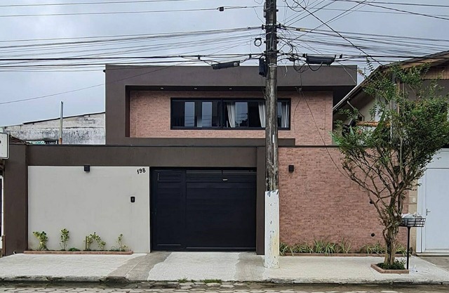 hermosa casa con piscina, centro de Ubatuba