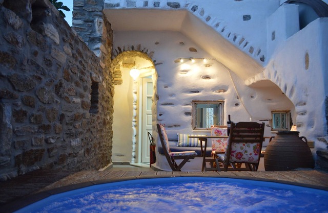 Hermosa casa tradicional con terrazas privadas y jacuzzi.