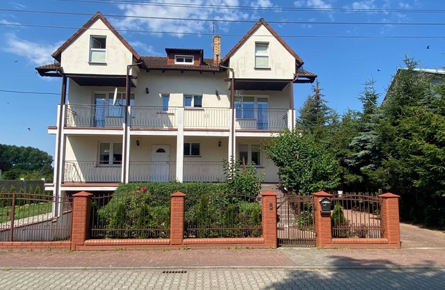 Bonita casa de vacaciones en la costa del mar Báltico con capacidad para 18 personas.
