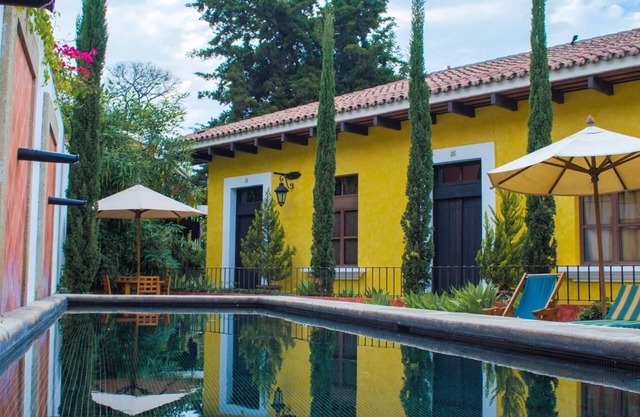 Hermosa Villa Antigua Guatemala 1 km parque, piscina climatizada shuttle parqueo