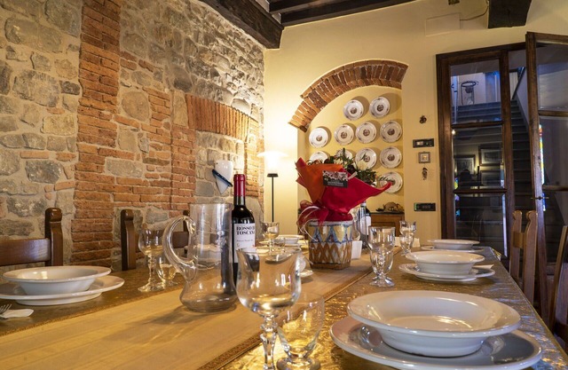 Maravillosa casa de vacaciones para 6 personas con WIFI, A/C, TV y aparcamiento, cerca de Lucca