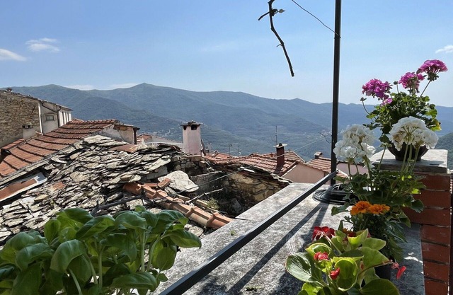 Estupenda casa de vacaciones para 6 personas con WIFI, A/C, TV, patio y aparcamiento