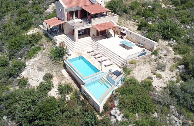 Hermosa Villa en cabecera propia, hermosa playa, 2 piscinas