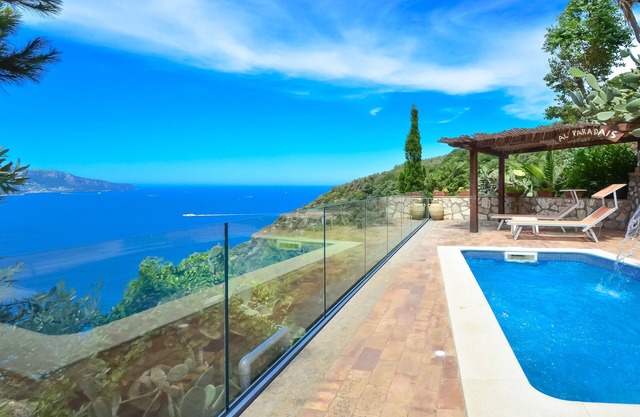 Hermosa VILLA BACCO con impresionantes vistas al mar, piscina, jardín y terraza
