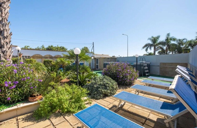 Preciosa casa de vacaciones para 7 personas con piscina, A/C, TV, patio y aparcamiento