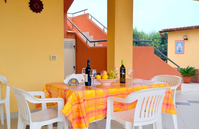 Hermosa Villa Ivana 1 mucho sol y verde, cerca de la playa, clima, Wi-Fi gratis.