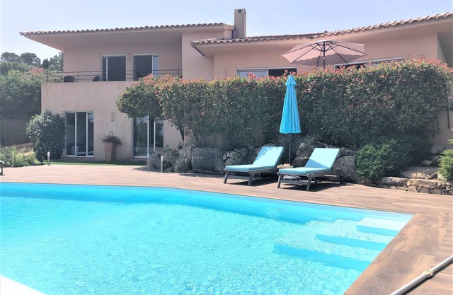 Hermosa villa con piscina, vistas al mar y a la montaña - 800 m de playa - 10 personas