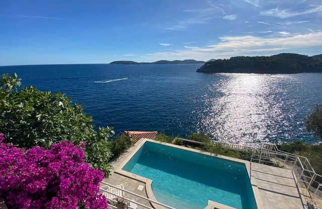 Hermosa villa idílica frente al mar, cerca de Dubrovnik, acceso privado al mar