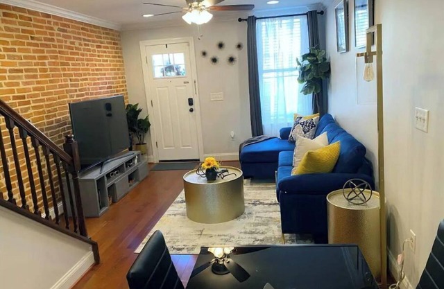 Beautifully decorated Federal Hill home w/ rooftop