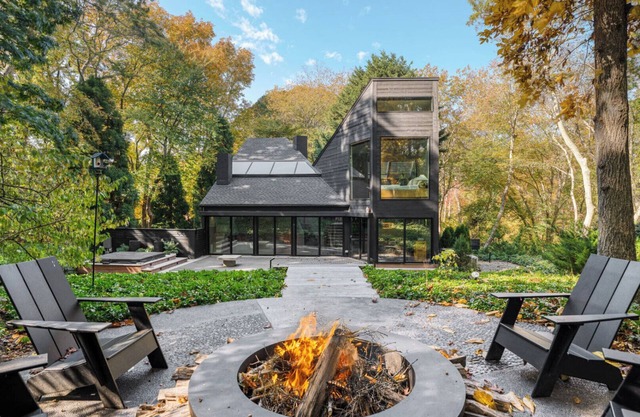 Beautifully Designed and Modern Southampton Home Surrounded by Nature,...