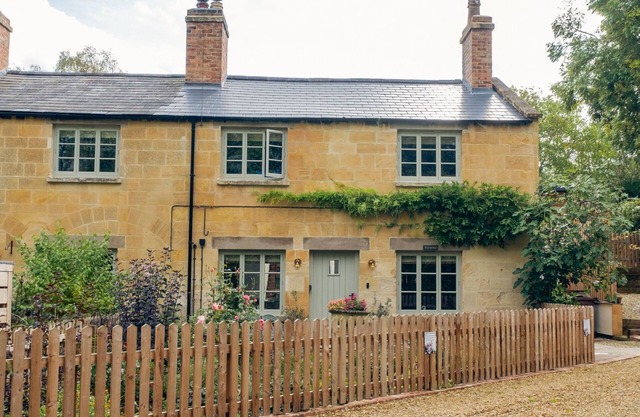 Beautifully presented dog friendly holiday cottage - River Cottage