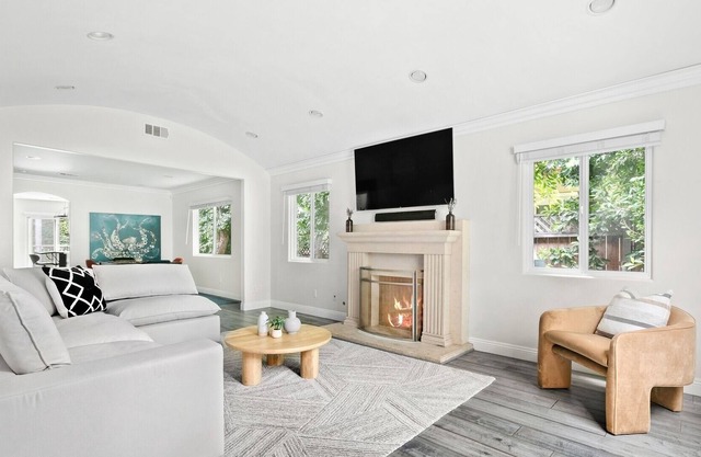 Beautifully Remodeled 3BR/2.5BA Gated West Hollywood House in Great Location.