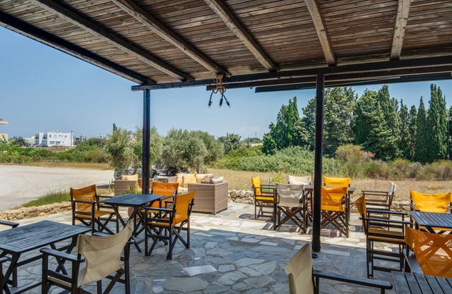 Alojamiento y desayuno 'Ilios and Irene 1' con terraza compartida, Wi-Fi y aire acondicionado.