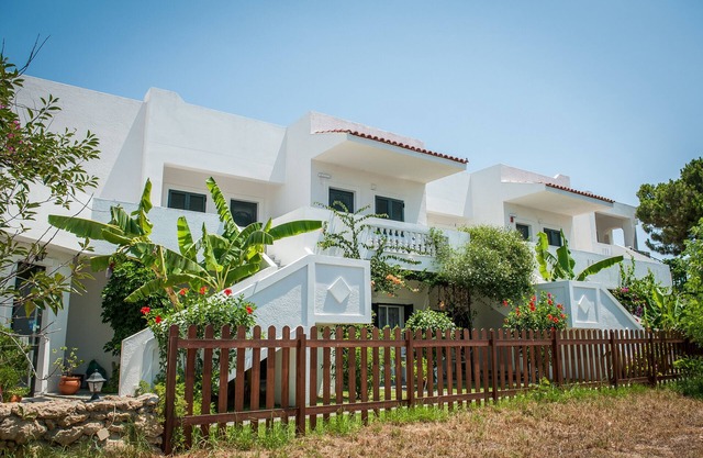 Alojamiento y desayuno 'Ilios and Irene 4' con terraza compartida, Wi-Fi y aire acondicionado.