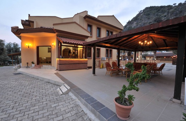 Belcehan Beach Hotel