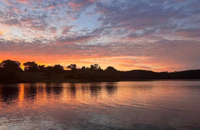 Waterfront walk down to Table Rock Lake near roaring river & Eureka Springs