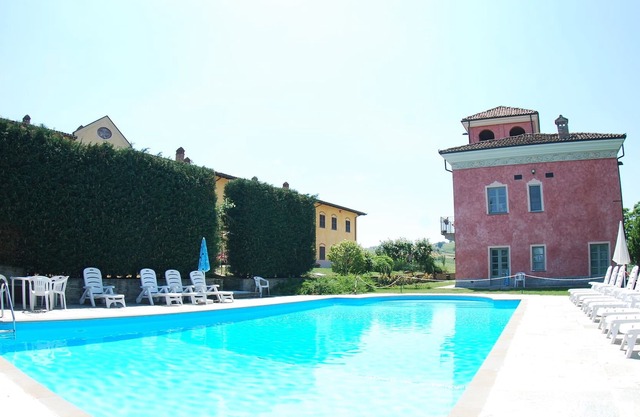 Mansión ideal en Nizza, Monferrato con Piscina