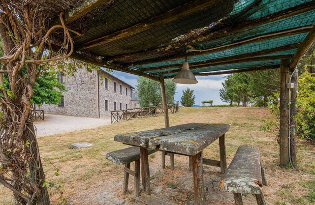 Fantástico apartamento en una villa con piscina y jardín compartidos