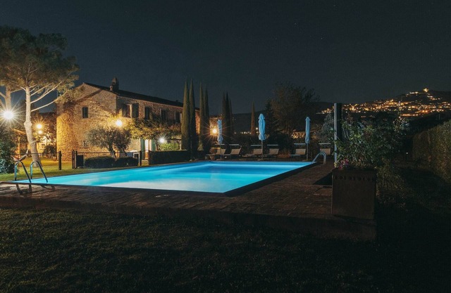 Acogedora casa rural en Cortona con piscina