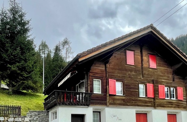 El mejor lugar y oferta en un chalet en el centro de la Plaza del Monasterio con 8 camas