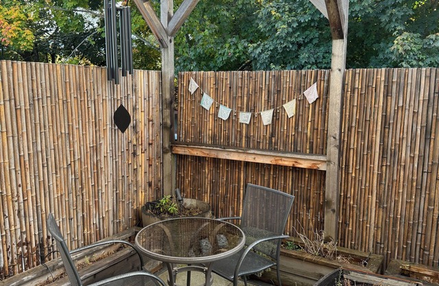 Best location! King bed master suite with private rooftop patio and steam room.