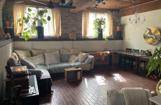Best original hard loft in town