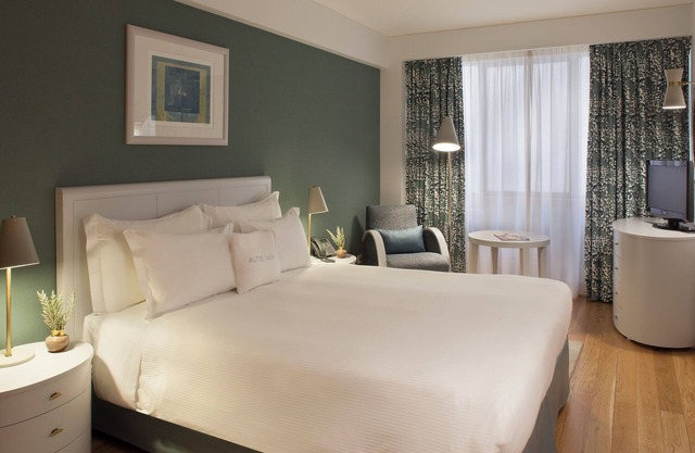 Best Place to Relax – Altis Suites! 3 Spacious Units, Kitchenettes Included!