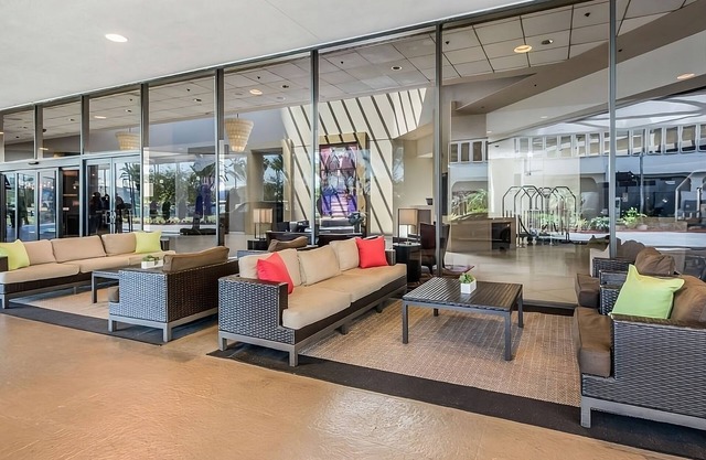 Best Value, Quality Stay! Close to Automobile Driving Museum, w/ Shuttle!