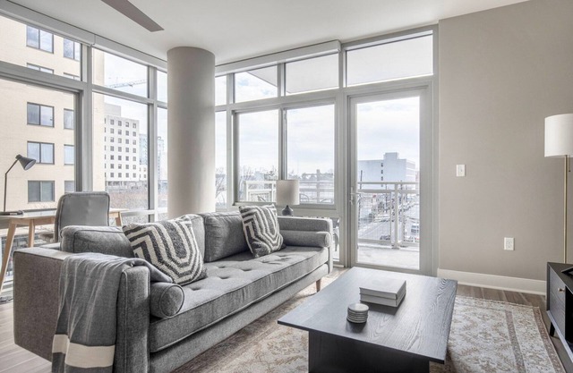 Bethesda 2BR w/ W/D, Gym & Pool, nr dining, by Blueground