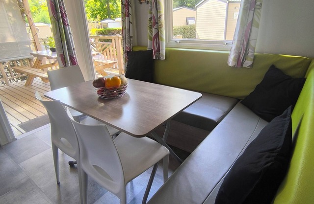 Between sea and forest, in a unique green setting, Mobil-Home 3 bed 4* campsite