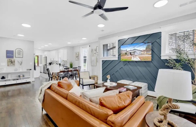#BhamChic: Cama King con vista al parque: Cerca de Top Golf, BJCC y El centro