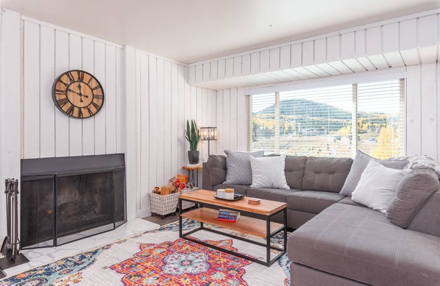 Bhv n5 - This Home Away from Home is a Spectacular unit with Amazing Views.