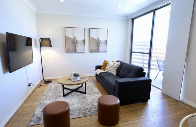 14 Big Beautiful Midland - sleeps 4