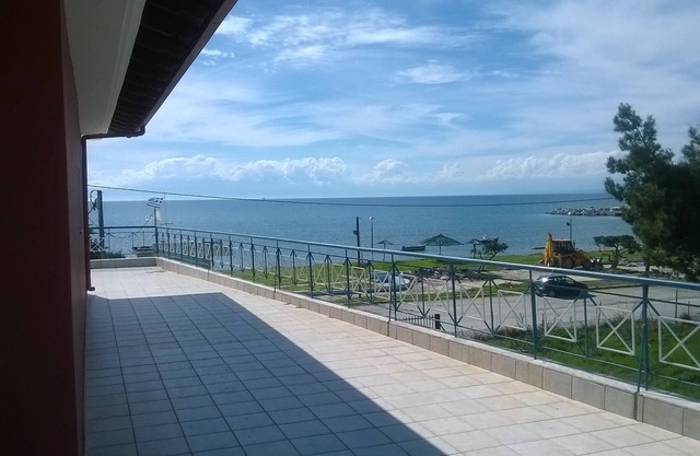 Gran casa (170 m), 20 m de la playa, vista al Olimpo, cerca del aeropuerto de Tesalónica