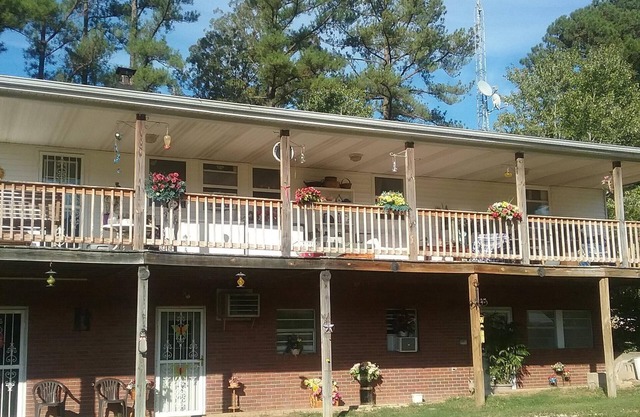 Big Sandy, TN, capacidad para 8