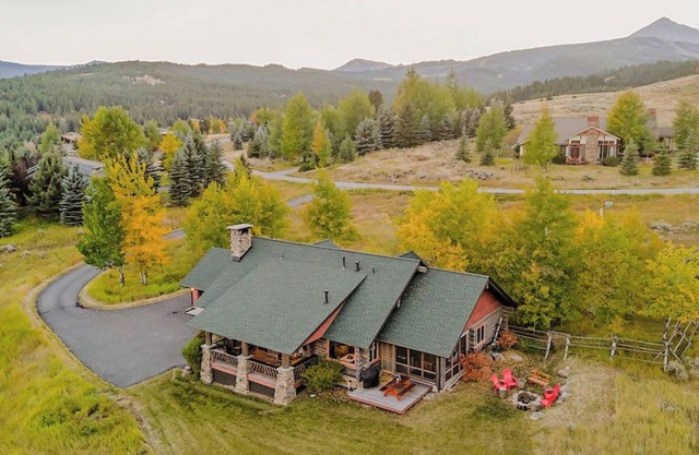 MDW Chief Joseph Rustic Log Home