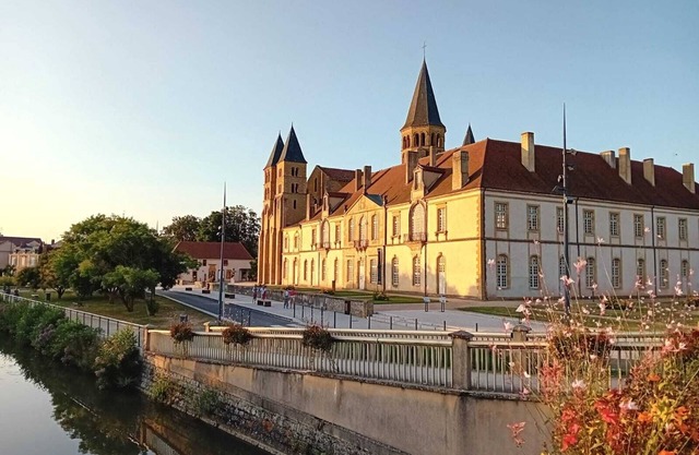 Big Townhouse in Paray le Monial for 25 people