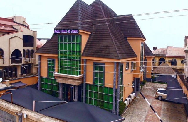 Biggie Hotel and Suites