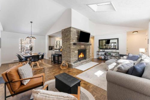 Birchwood by AvantStay Game Room Lake Access