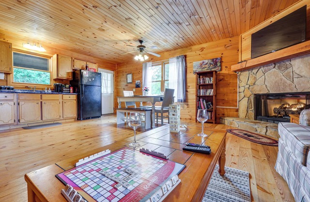 Blairsville Cabin w/ Fire Pit & Grill!