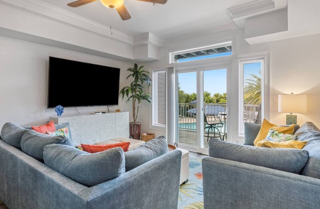 Bliss on Bay 2 Bed / 2 Bath Beachfront Condo