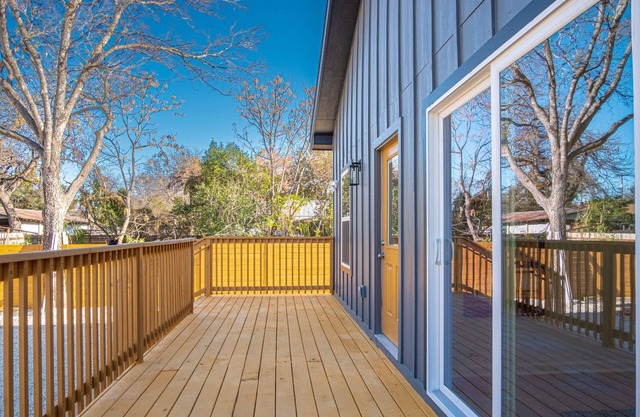 Blissful 5BR 3BA Haven Near Riverwalk Downtown